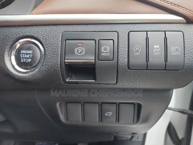 Toyota Harrier 2.0 4WD 2017 White