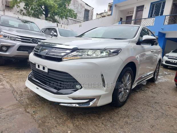 Toyota Harrier 2.0 4WD 2017 White