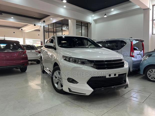 Toyota Harrier 2.0 2017 White