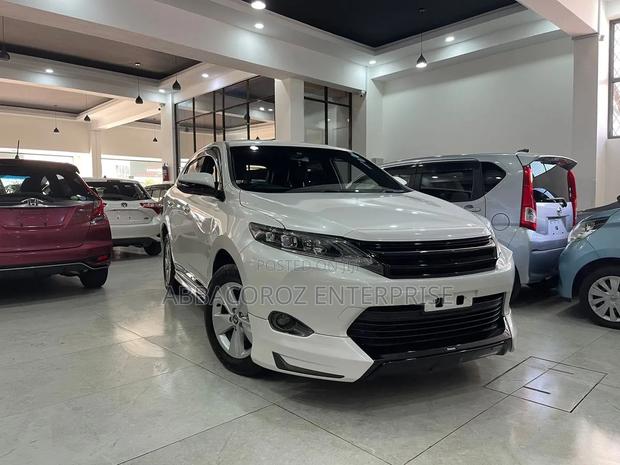 Toyota Harrier 2.0 2017 White