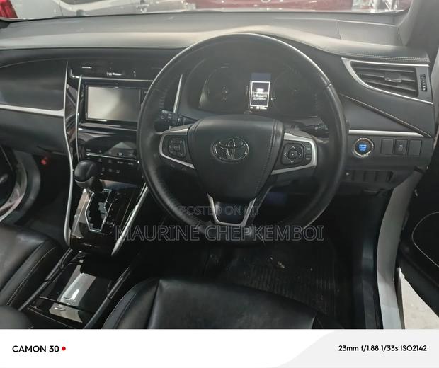Toyota Harrier 2.0 2017 White