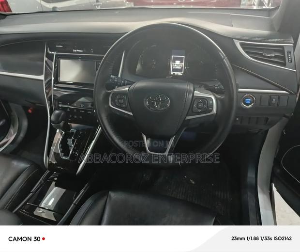 Toyota Harrier 2.0 2017 White