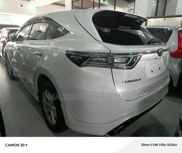 Toyota Harrier 2.0 2017 White
