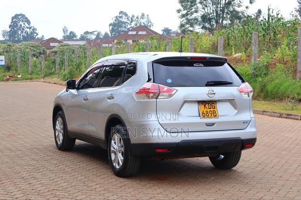 Nissan X-Trail 2.0 Petrol FWD 2014 Silver