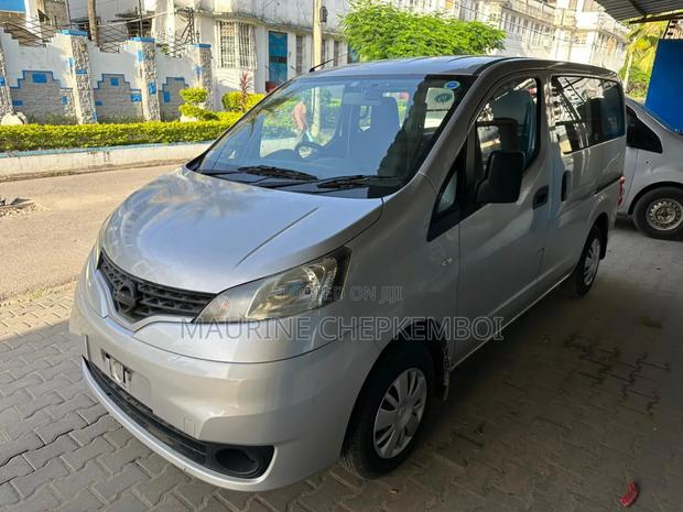 Nissan NV200 SV 2018 Silver
