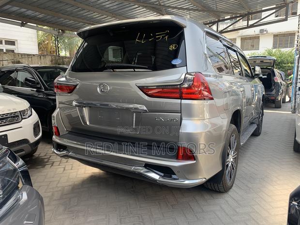 Lexus LX 570 AWD 2017 Silver