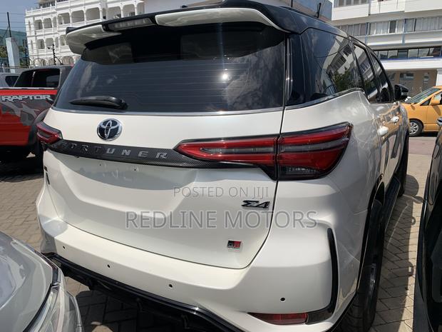Toyota Fortuner 2.8 D AWD 2018 Off white