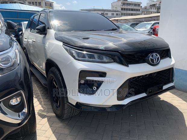 Toyota Fortuner 2.8 D AWD 2018 Off white