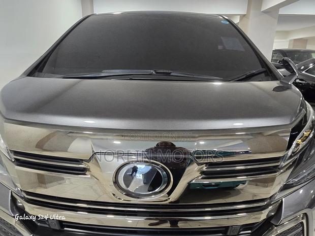 Toyota Vellfire 2018 Gray