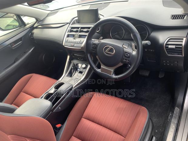 Lexus NX 300h Base 4x4 (2.5L 4cyl 2A) 2016 Gray