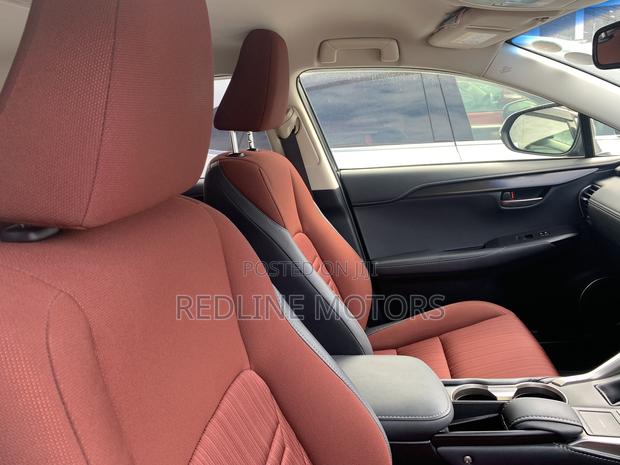 Lexus NX 300h Base 4x4 (2.5L 4cyl 2A) 2016 Gray