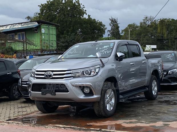 Toyota Hilux 2018 Silver