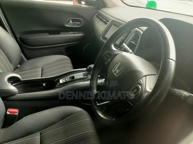 Honda Vezel 2018 White