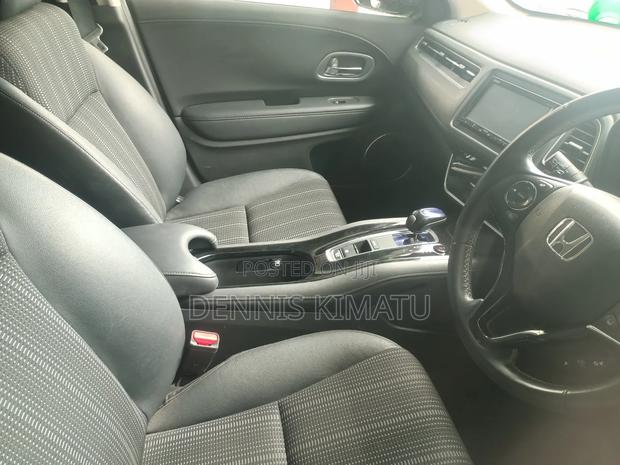 Honda Vezel 2018 White