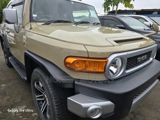 Toyota FJ Cruiser 2017 Beige