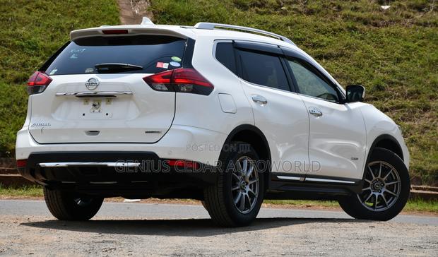 Nissan X-Trail 2017 White