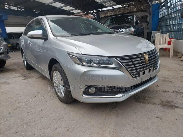 Toyota Premio 1.8 FWD 2016 Silver