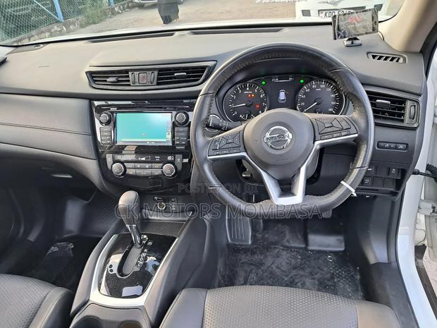 Nissan X-Trail 2017 White