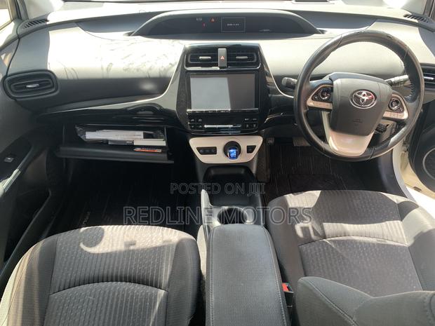 Toyota Prius Two Eco 2017 White