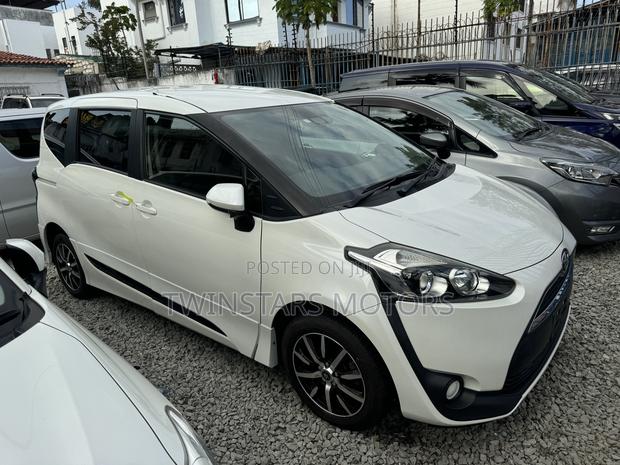 Toyota Sienta 1.5 FWD 2018 White