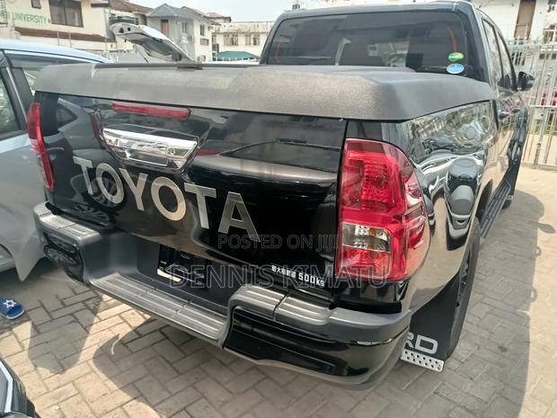 Toyota Hilux 2019 Black