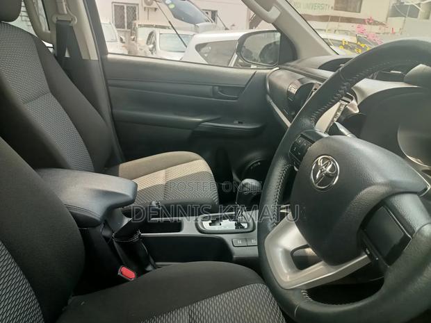Toyota Hilux 2019 Black