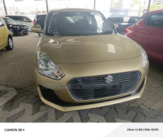 Suzuki Swift 2018 Gold