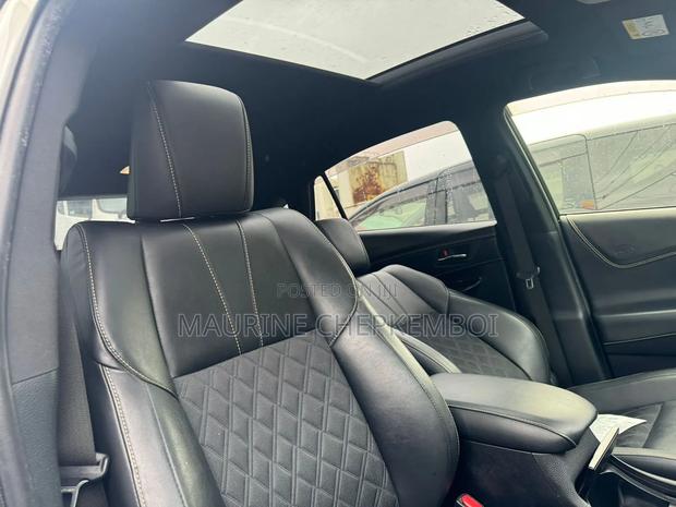 Toyota Harrier 2.0 Turbo 4WD 2017 White