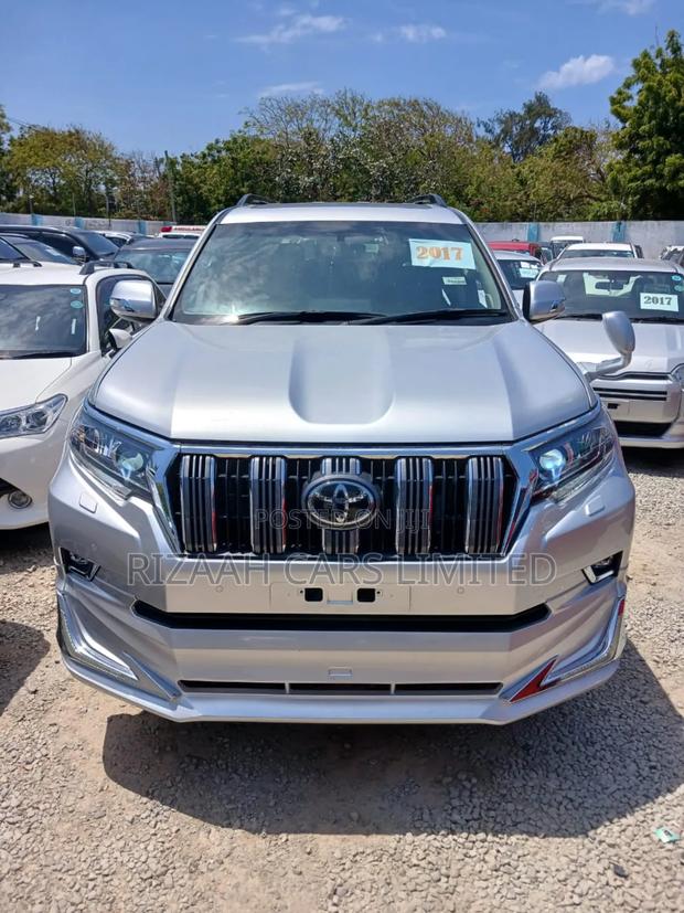 Toyota Land Cruiser Prado 2.8 2018 Silver