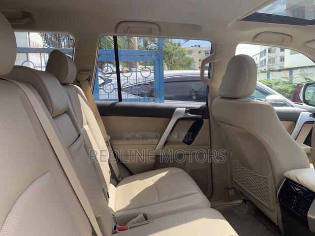 Toyota Land Cruiser Prado 2.8 2019 Off white