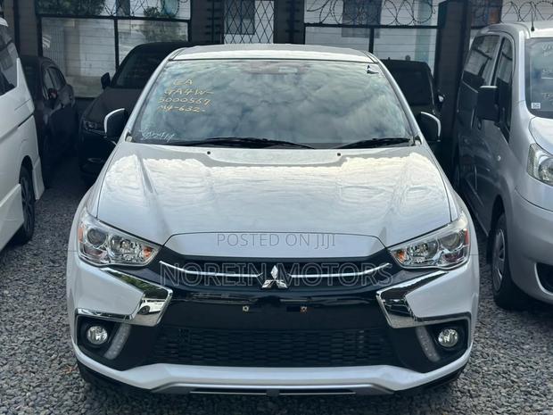 Mitsubishi RVR 2017 Off white