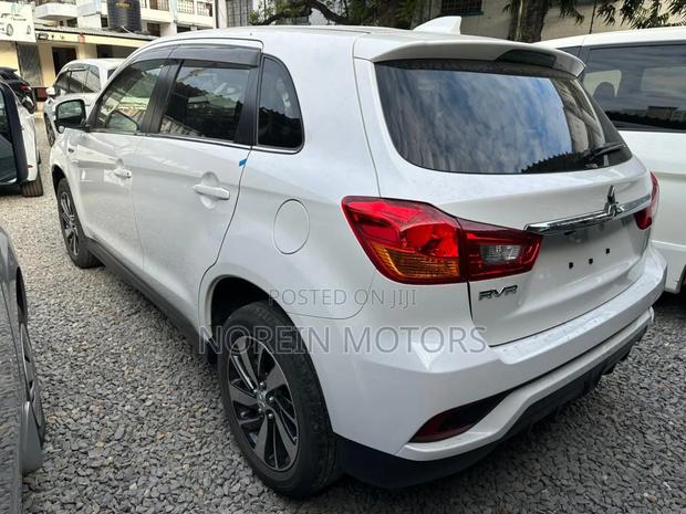Mitsubishi RVR 2017 Off white