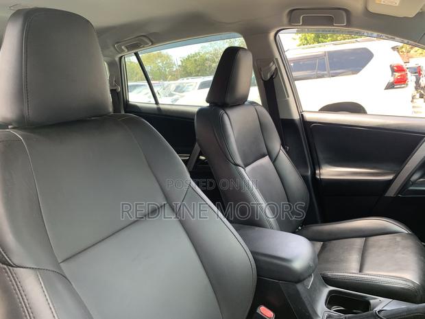 Toyota RAV4 SE AWD (2.5L 4cyl 6A) 2016 Gray