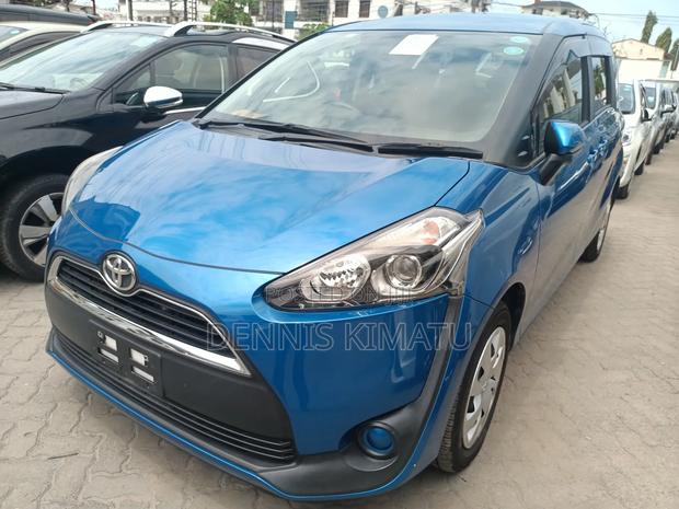 Toyota Sienta 2018 Blue