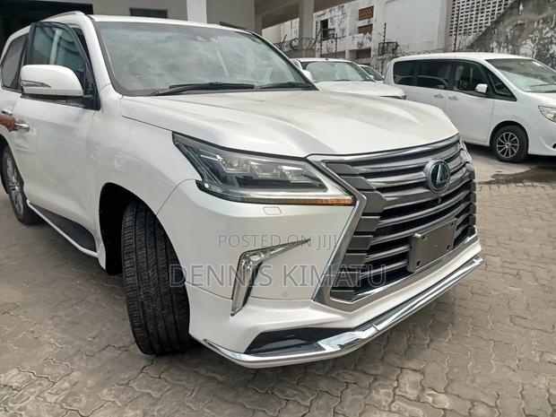 Lexus LX 2017 White