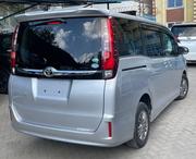 Toyota Esquire 2.0 AWD (8 seater) 2017 Silver for sale