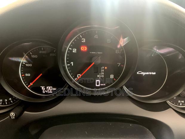 Porsche Cayenne Base AWD 2018 Pearl