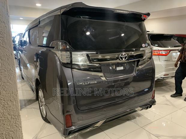 Toyota Vellfire 2017 Gray