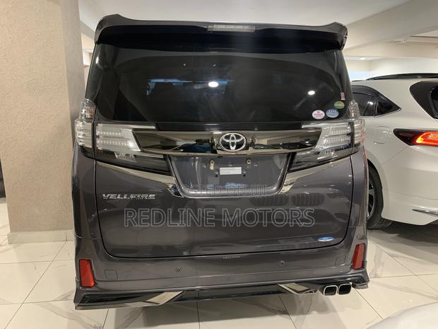 Toyota Vellfire 2017 Gray