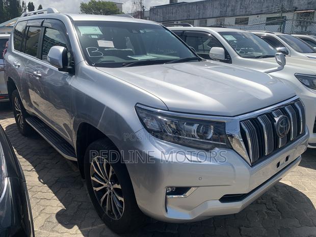 Toyota Land Cruiser Prado 2.8 2018 Silver