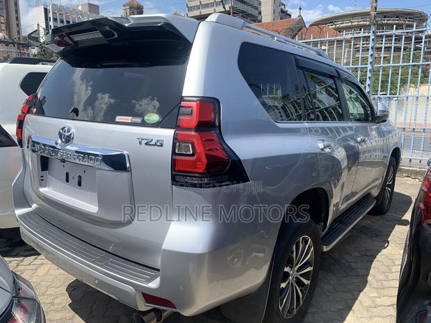 Toyota Land Cruiser Prado 2.8 2018 Silver