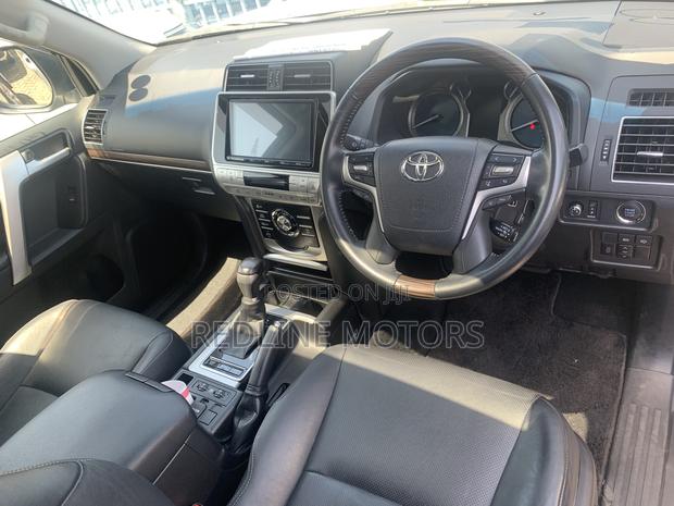 Toyota Land Cruiser Prado 2.8 2018 Silver
