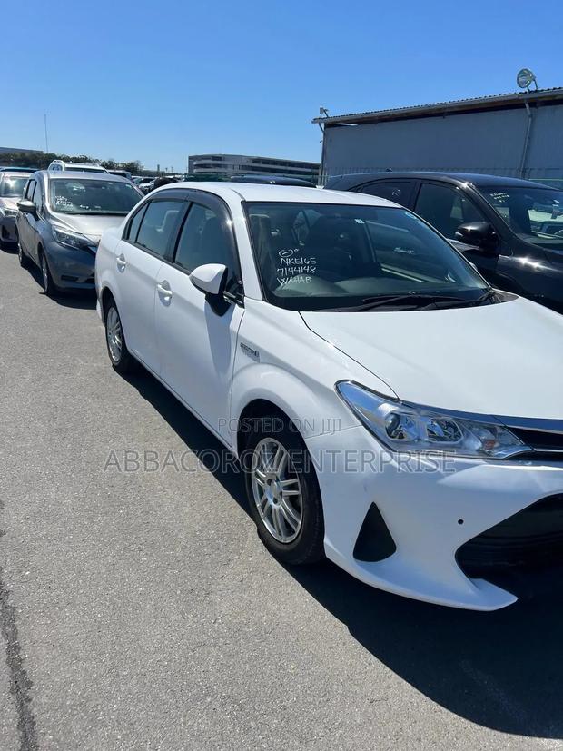 Toyota Axio 1.5 Hybrid 2WD 2017 White