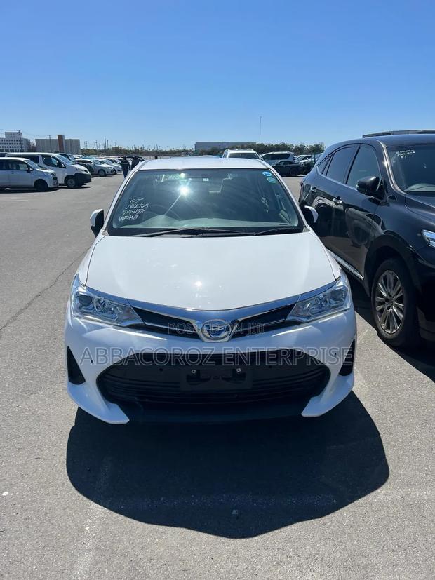 Toyota Axio 1.5 Hybrid 2WD 2017 White