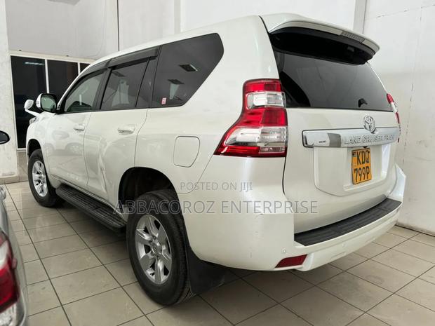 Toyota Land Cruiser Prado 2.8 2017 White