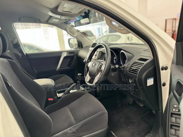 Toyota Land Cruiser Prado 2.8 2017 White
