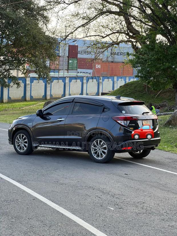 Honda Vezel 1.5 Hybrid 2WD 2017 Black