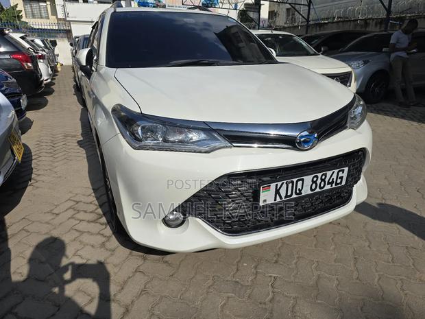 Toyota Corolla Fielder 2017 White