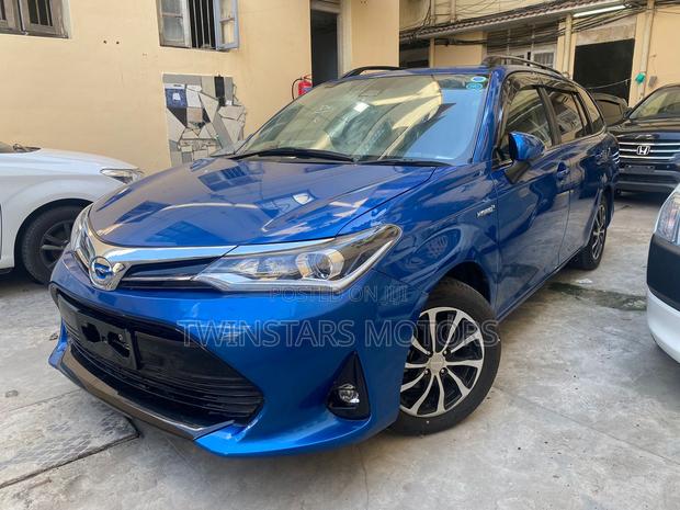 Toyota Corolla Fielder 2018 Blue