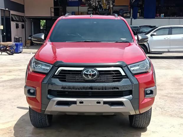 Toyota Hilux 2018 Burgundy